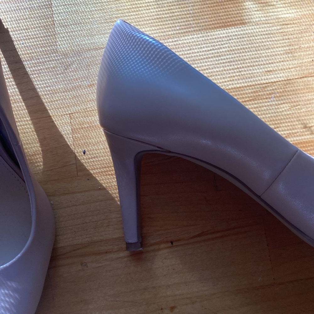 Heels - Picture 2 of 3